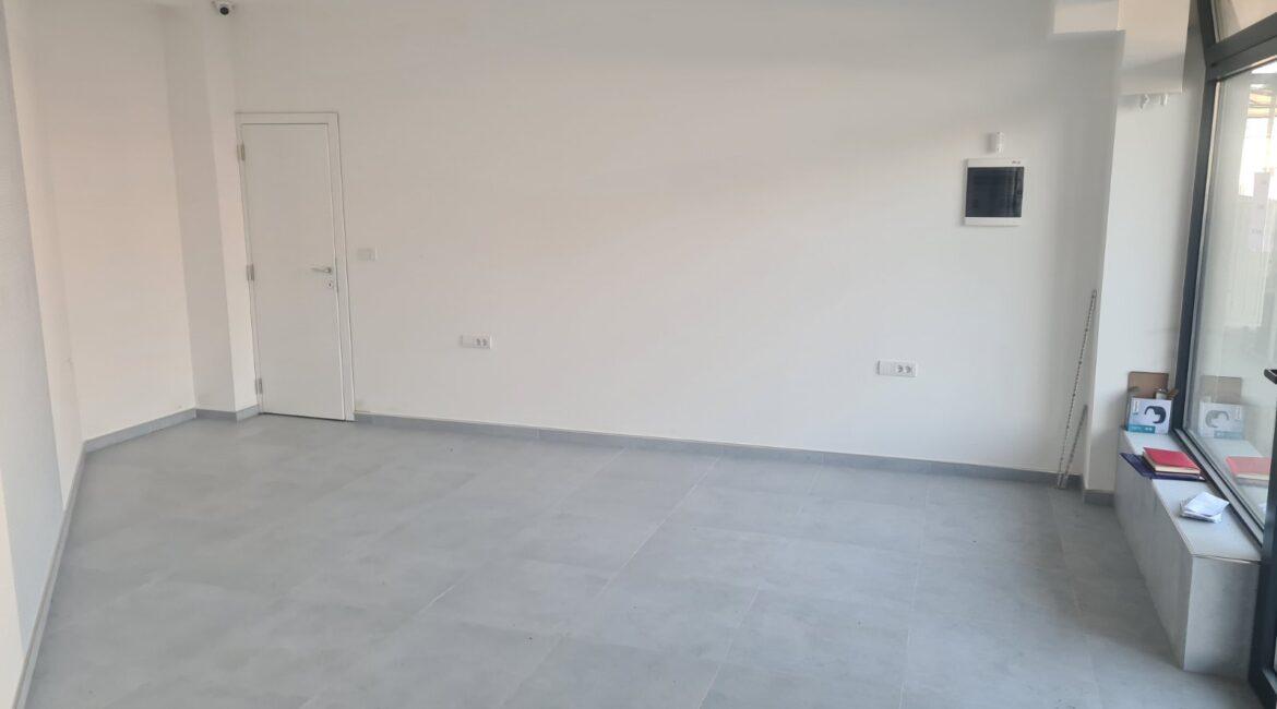 IZDAJE SE lokal površine 30m2 – Loznica