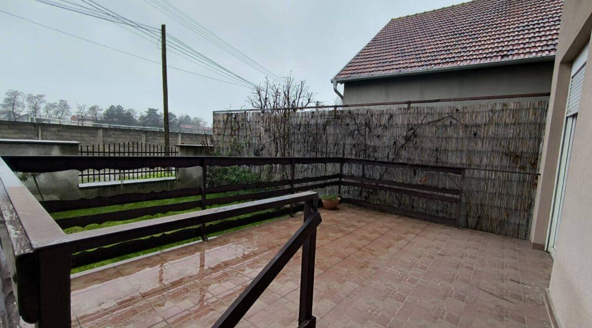 Na prodaju kuća površine od 160m2 na placu od 3,88 ari – Centar Majura