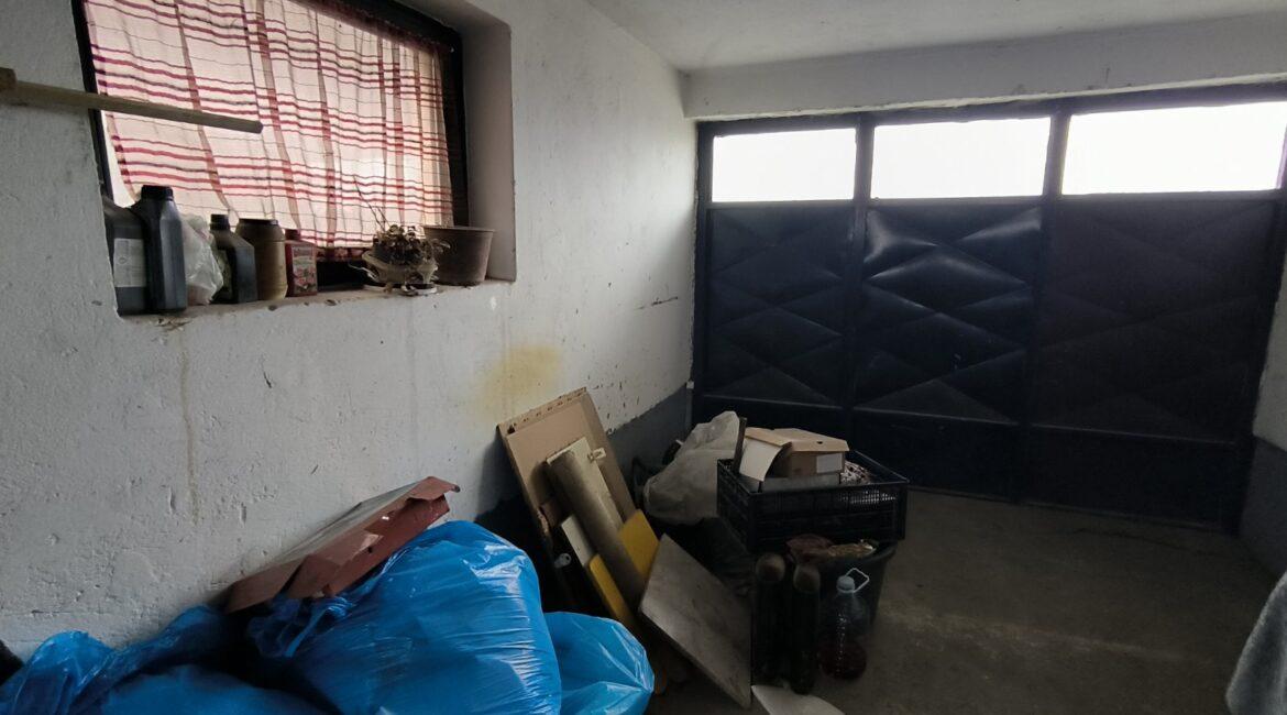 Na prodaju kuća površine od 160m2 na placu od 3,88 ari – Centar Majura