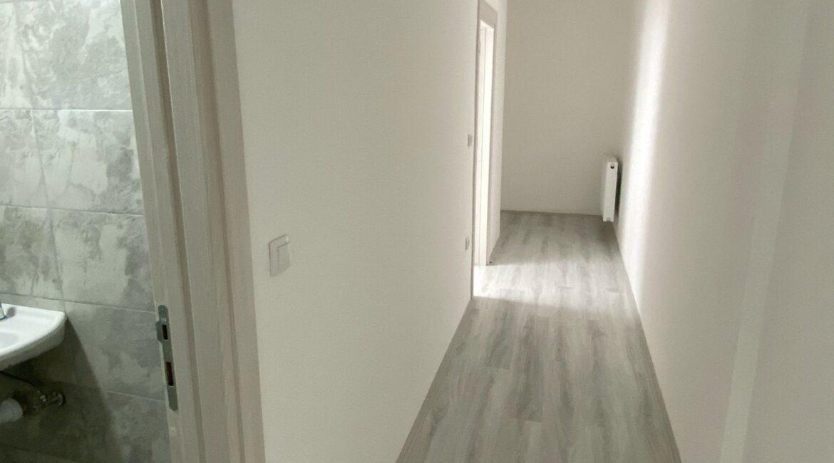 Na prodaju!Dupleks površine 70m2+parking mesto-Šabac (naselje Trijangla)