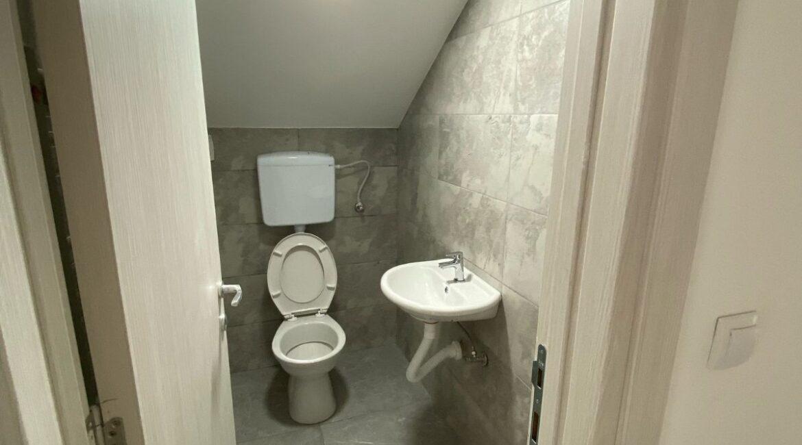 Na prodaju!Dupleks površine 70m2+parking mesto-Šabac (naselje Trijangla)