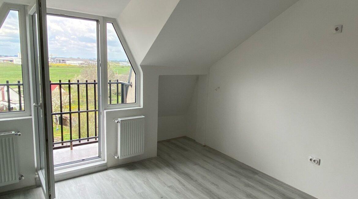 Na prodaju!Dupleks površine 70m2+parking mesto-Šabac (naselje Trijangla)