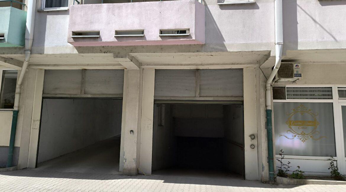 Izdaje se u zakup GARAŽNO MESTO u centru Šapca