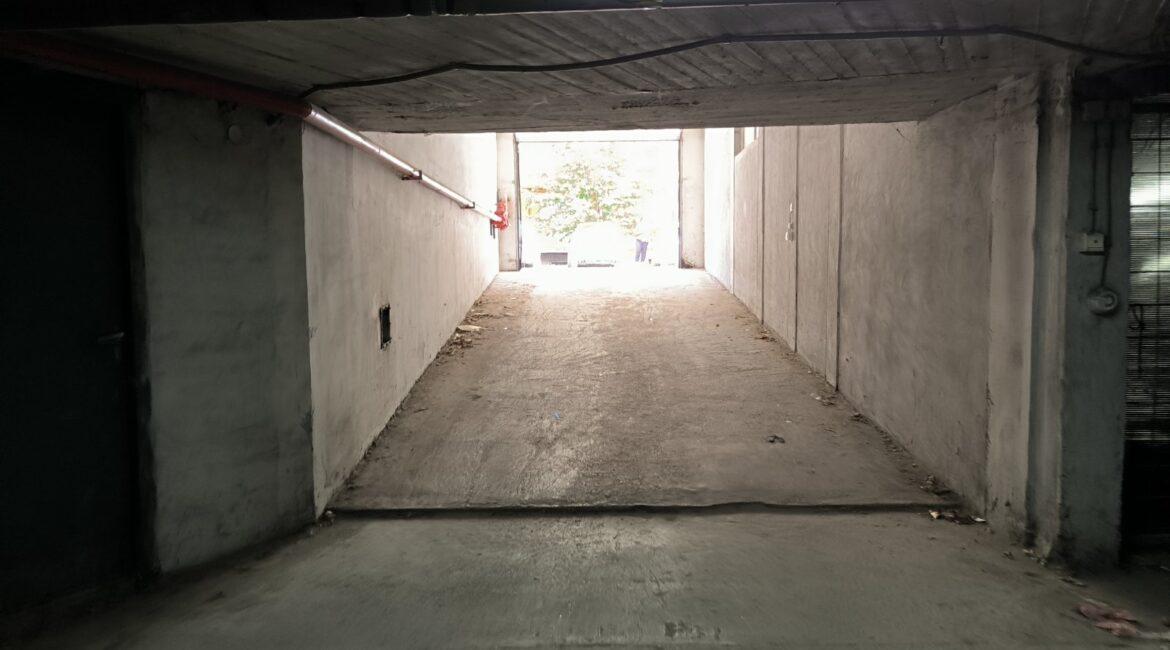 Izdaje se u zakup GARAŽNO MESTO u centru Šapca