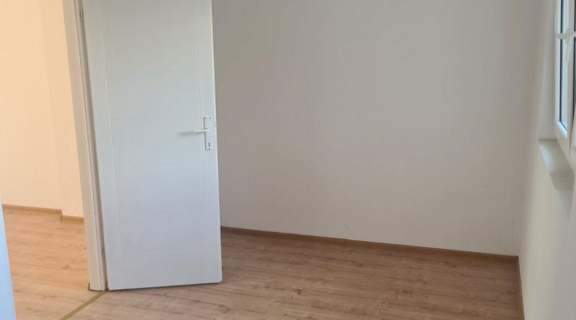 Na prodaju stan površine 33m2-Mali Zvornik ODLIČNA PONUDA!